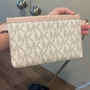 Micheal Kors Fanny pack